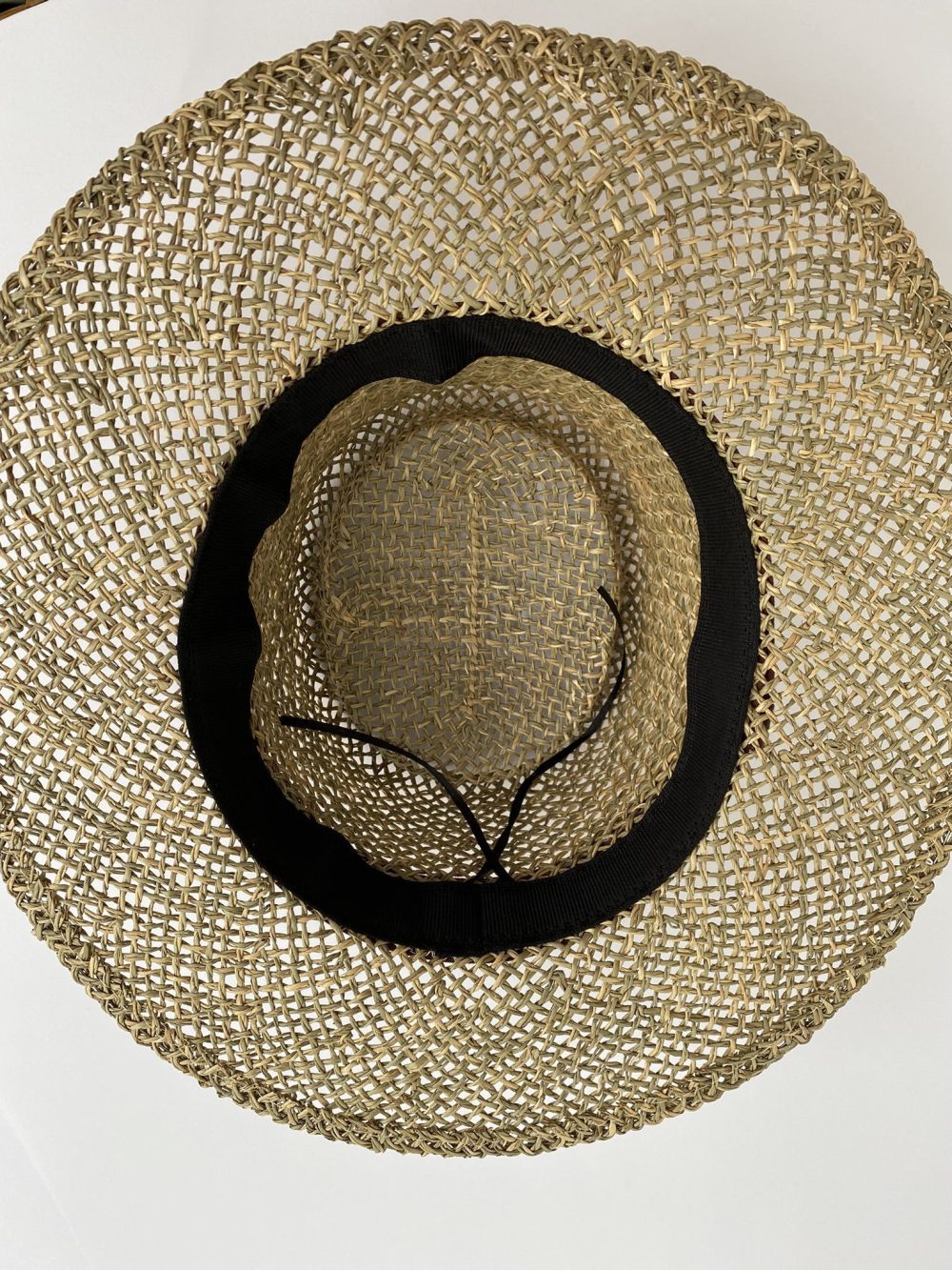 Канотьє з рогозу